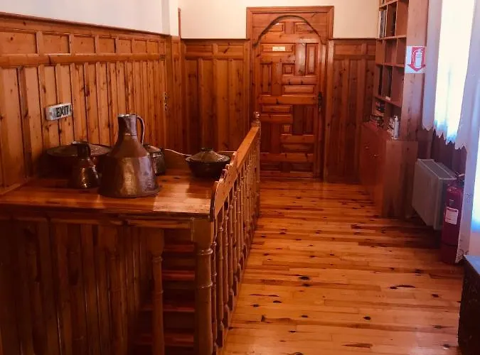 Gasthuis 9mouses Chasiotis Ampelakia